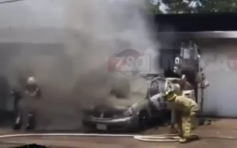 Incendio de veh�culo en Acceso Sur controlado a tiempo por bomberos