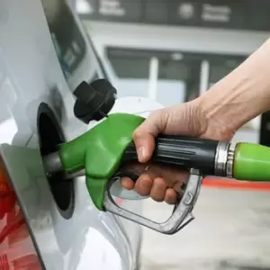 Oposici�n lamenta que derroche estatal en combustibles continuar�