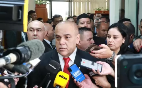 "Bachi" dice que se podr�a �filtrar� informaci�n del caso Pecci justificando el vac�o de cartistas en sesi�n