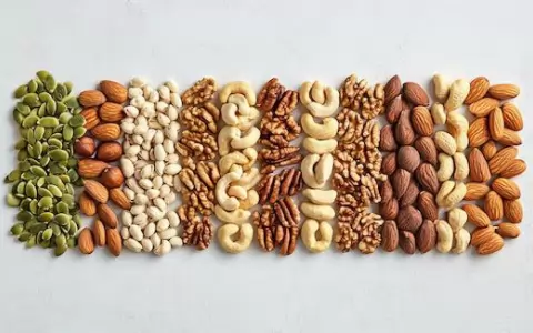 El fruto seco que regula el colesterol, cuida los huesos y protege contra el envejecimiento