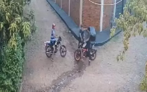 Repartidor enfrenta a motoasaltantes y logra escapar en Villa Elisa