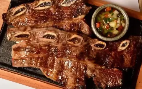 Parrilla paraguaya de alta calidad y muy bien diversificada, destacan