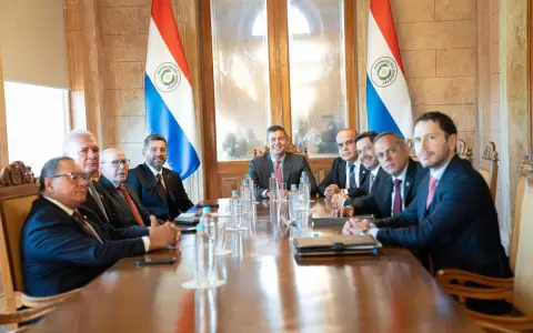 Inici� la Cumbre de Poderes en Palacio de Gobierno