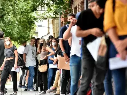 Pobreza y falta de trabajo inciden en la población joven de Paraguay, según estudio del BID