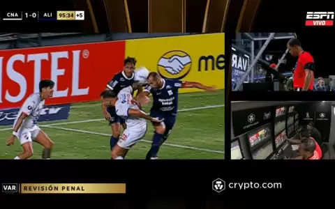 El pol�mico penal que priv� a Nacional de un debut victorioso