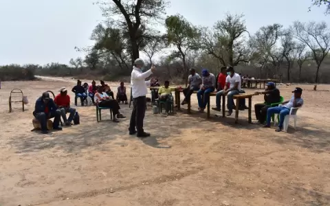 Comunidad ind�gena Loma recibe la titulaci�n de sus tierras.