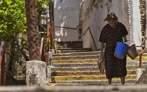 El Juande presenta "Historias de Mujeres" en el Centro Cultural del Puerto