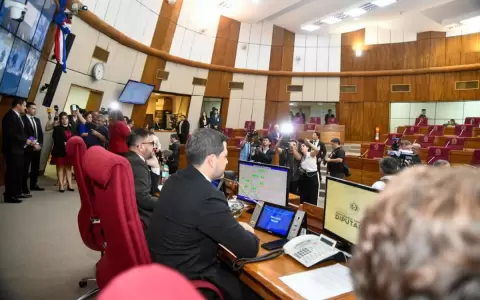 Cartistas hacen vac�o a sesi�n de Diputados donde deb�an tratar ley de patentes
