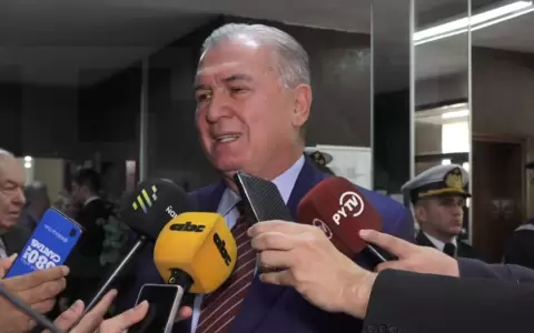 Rol�n modifica equipo de fiscales que investigar� chats de "Lalo" Gomes