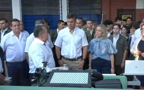 Pe�a participa en acto de inicio a clases es escuelas p�blicas