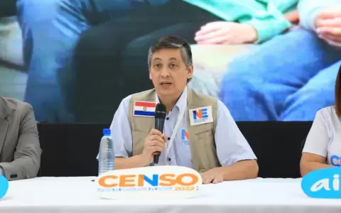 Titular del INE dice que hijo de senadora trabaja por servicio y no por horas