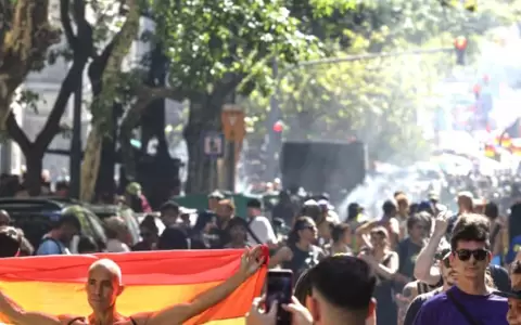 Milei y Trump son criticados en la marcha de Buenos Aires