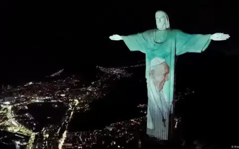 Mensajes de aliento al papa desde el Cristo Redentor de R�o