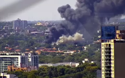 Reportan incendio de gran magnitud en edificio de TL Multimarcas