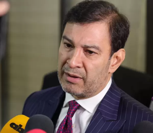 Silvio Ovelar, senador.