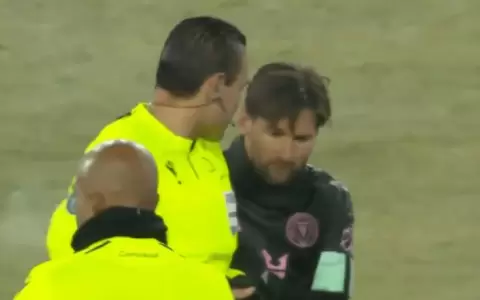 �rbitro recibe sanci�n por pedir aut�grafo a Lionel Messi
