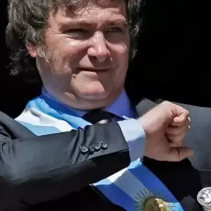 Milei oficializ� reforma migratoria y endureci� medidas para extranjeros