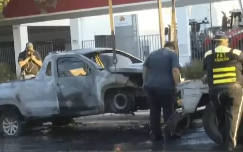 Camioneta se incendi� en Avenida Eusebio Ayala