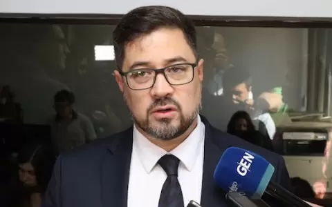 Abogado de Cartes acusa intencionalidad pol�tica en declaraciones del presidente Petro y fiscal Burgos