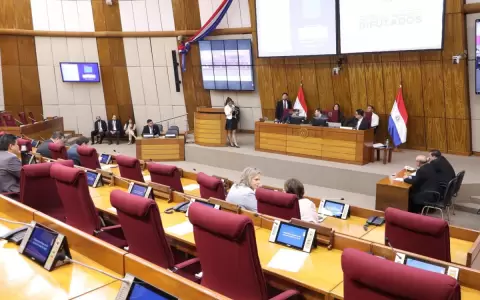 Legisladores critican ausencia de Rol�n Fern�ndez ante la Permanente sobre caso chats de �Lalo�