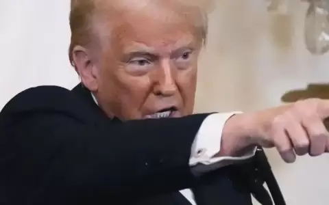 Trump dice que vender� permisos de residencia "dorados"