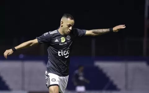 Luis de la Cruz sigue esperando pago de Olimpia