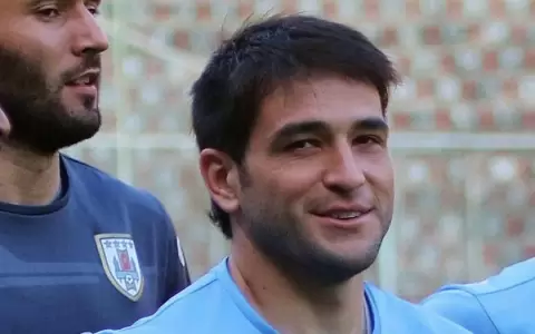 Nicol�s Lodeiro lleg� a Paraguay para firmar contrato con Libertad