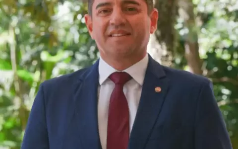 Seg�n Alliana, cartismo acompa�ar�a p�rdida de investidura si Ar�valo no renunciaba