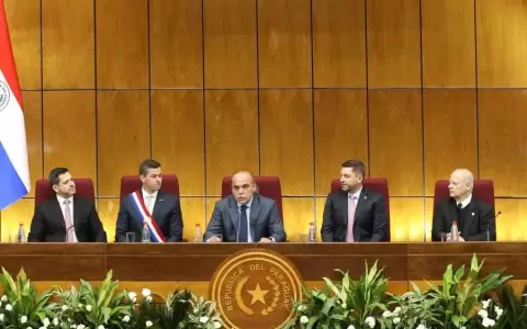 Poderes del Estado se re�nen hoy en cumbre