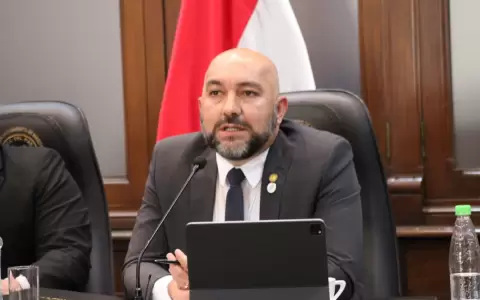 Imputan a exdiputado cartista Orlando Ar�valo por corrupci�n