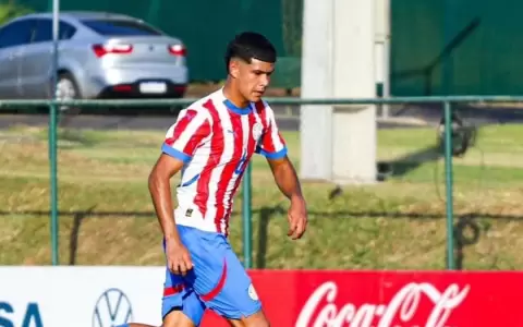 �Por cu�ntos a�os es el contrato que firmar� Aguayo con Santos?
