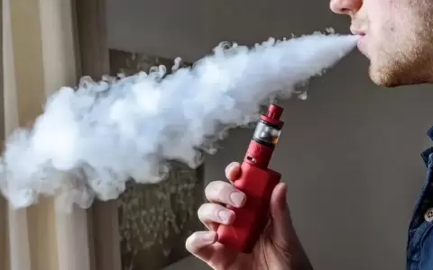 Los vapers ser�an igual o m�s perjudiciales que los cigarrillos convencionales, seg�n un estudio