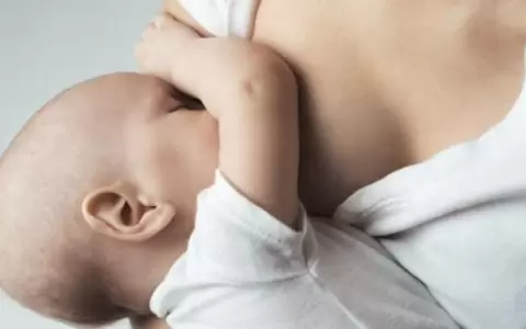 Joven madre denuncia que la despidieron tras revelarse que ten�a un hijo lactante