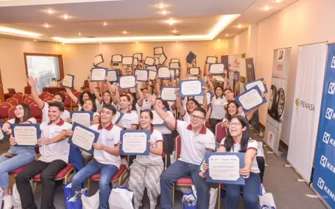 Becas Hayes 2025: j�venes universitarios residentes en el norte del pa�s podr�n aprender ingl�s gratis