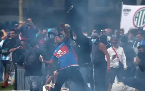 Indignaci�n en Argentina por la dura represi�n de protestas