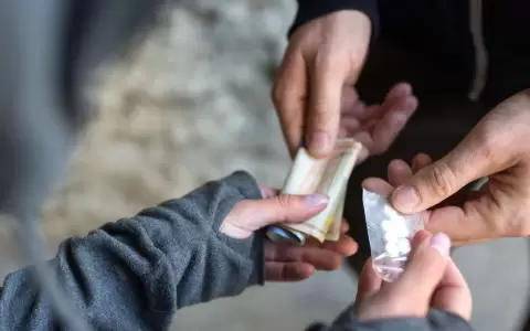 Triste realidad: adolescentes consumen drogas ante ausencia de un referente cercano