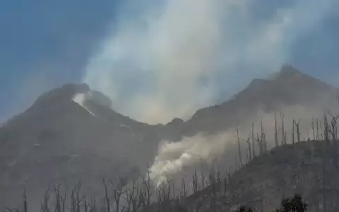 Erupci�n de volc�n en Indonesia obliga a cancelar vuelos