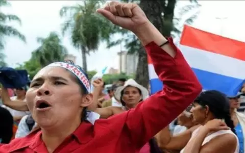 Tercer d�a de marchas: se movilizan miles de campesinos en Asunci�n