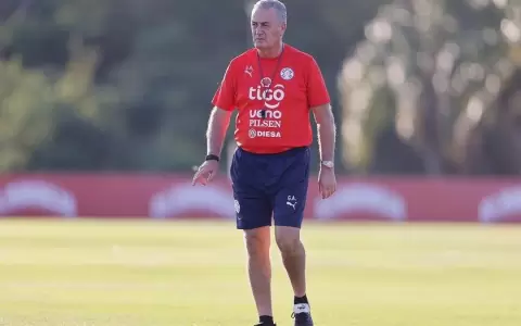 Albirroja: Gustavo Alfaro defini� el equipo que enfrentar� a Chile