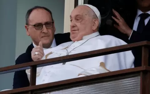 El m�dico que trat� al papa Francisco en el hospital Gemelli: �Hubo que elegir entre dejarlo ir o probar con todo�