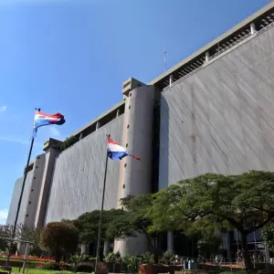Para el BCP casi no hay inflaci�n en el mercado, pero ellos "inflan" los precios de sus contratos