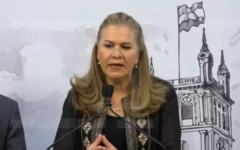 Seg�n ministra de Salud, director del Hospital de Villarrica clausur� UTI sin consultar