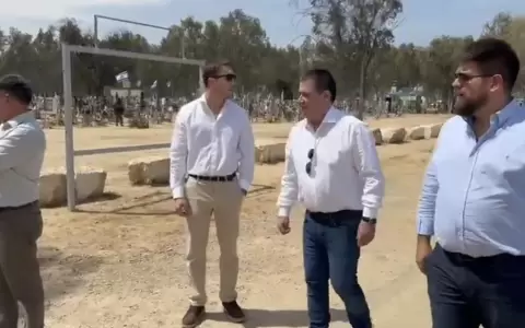 Cartes en Israel visita memorial del Festival Nova, donde fue el primer ataque de Ham�s