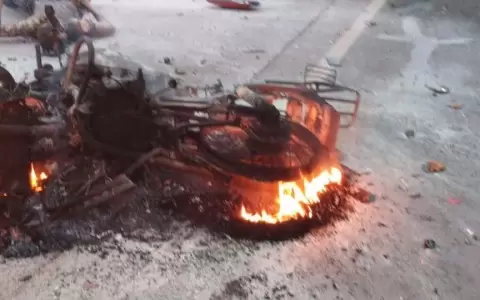 Tr�gico choque frontal entre motocicletas deja dos muertos en Itap�a, entre ellos un ni�o