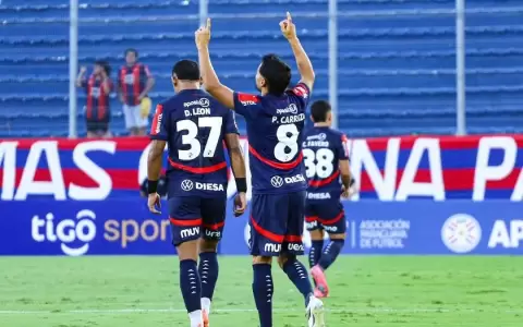Pachi Carrizo se queda en Cerro Porte�o