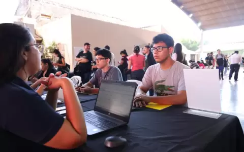 Expo Empleo en San Lorenzo.