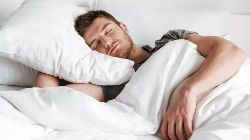 �Cu�l es el simple h�bito que ayuda a dormir mejor?