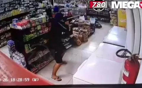 Mujer evita a tiros asalto a comercio en Ypan�