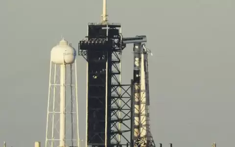 NASA pospone misi�n que regresar�a a dos astronautas varados