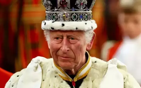 Carlos III es hospitalizado por tratamiento contra el c�ncer